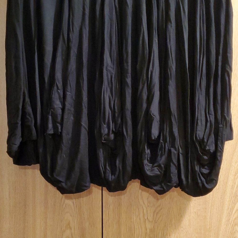 Saks Fifth Ave Women's Black Skirt - Picture 3 of 4